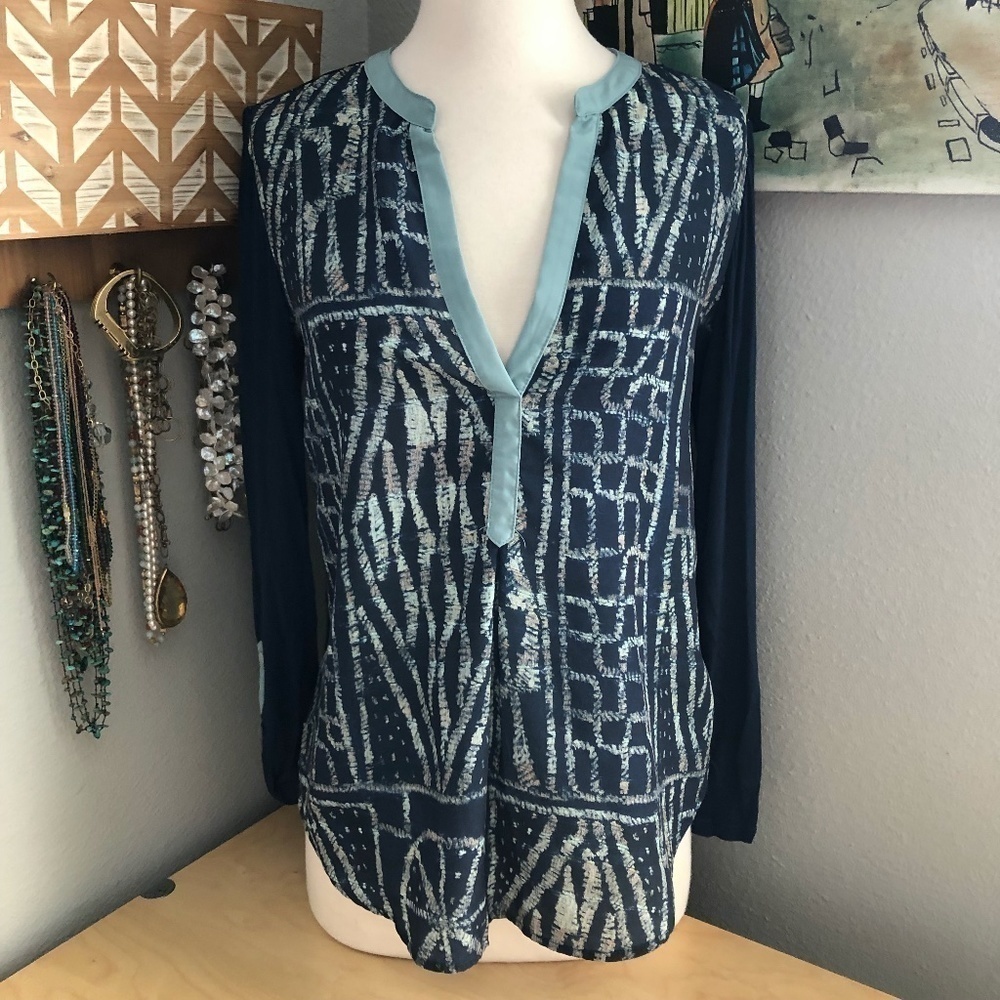 TINY Anthropologie Henley Blue & Navy Ikat Gypsy Peasant Blouse Women's size S
